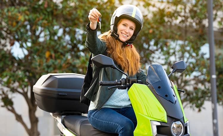 découvrez nos solutions d'assurance scooter adaptées à vos besoins. protégez-vous et votre véhicule avec des options flexibles et des tarifs compétitifs. roulez en toute sérénité !