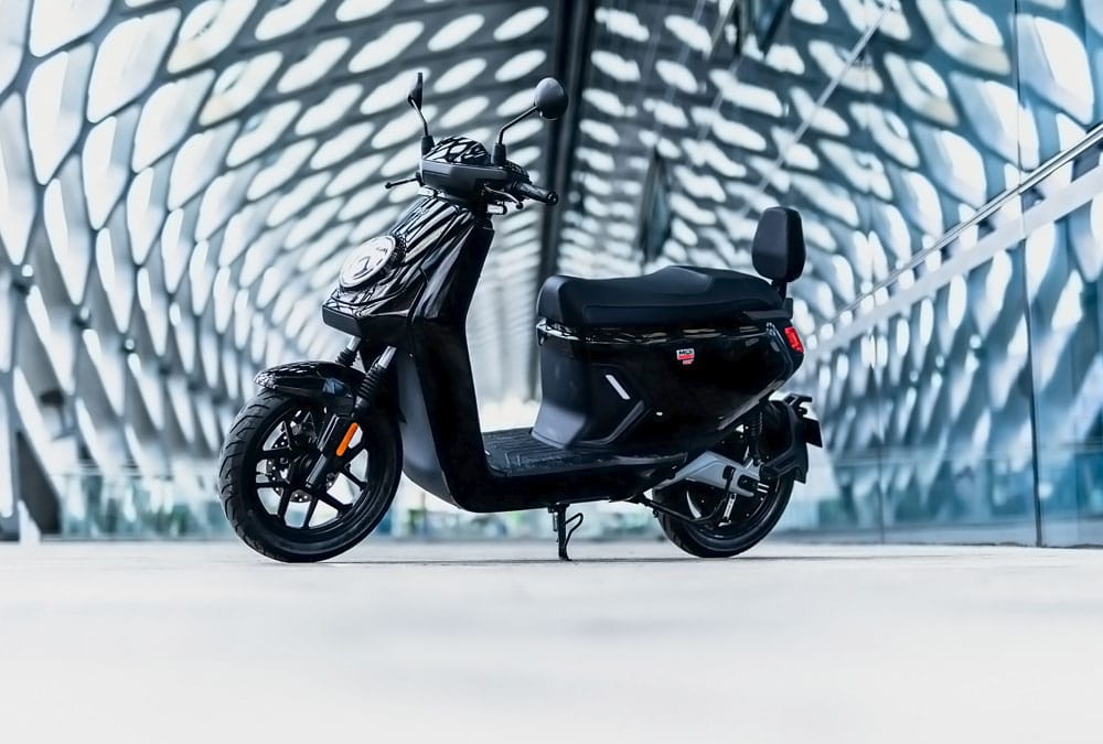 découvrez les tarifs compétitifs pour l'assurance scooter et bénéficiez d'une protection adaptée à vos besoins. comparez les offres et trouvez la meilleure couverture pour circuler en toute sérénité.