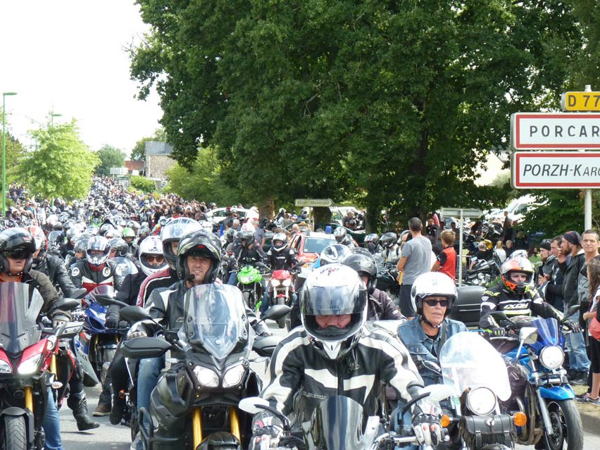 découvrez l'univers fascinant de la culture des motards, un monde où la passion de la moto, l'esprit de liberté et la camaraderie s'entremêlent. explorez les valeurs, les traditions et les icônes qui façonnent l'identité des motards, ainsi que l'impact de cette culture sur la société contemporaine.
