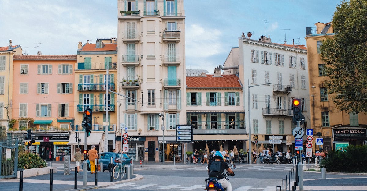 découvrez les meilleures options d'assurance moto adaptées à vos besoins. protégez votre véhicule avec des couvertures complètes, des tarifs compétitifs et des conseils d'experts. comparez et choisissez la police d'assurance qui vous convient le mieux pour rouler en toute sérénité.