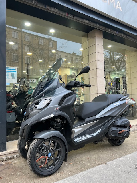 découvrez les meilleures options d'assurance pour votre scooter mp3. comparez les tarifs, les garanties et les services afin de choisir la couverture adaptée à vos besoins et roulez en toute sérénité.