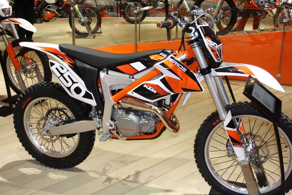 découvrez notre assurance moto trial sur mesure, conçue pour protéger votre passion tout en garantissant une couverture adaptée à vos besoins. profitez de tarifs compétitifs et d'une assistance complète pour rouler en toute sérénité.