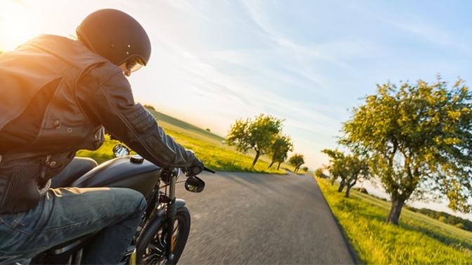 découvrez notre guide des meilleures assurances moto de 2023. comparez les offres, trouvez la couverture idéale pour votre deux-roues et protégez-vous efficacement sur la route. profitez de conseils d'experts pour choisir l'assurance qui s'adapte le mieux à vos besoins.