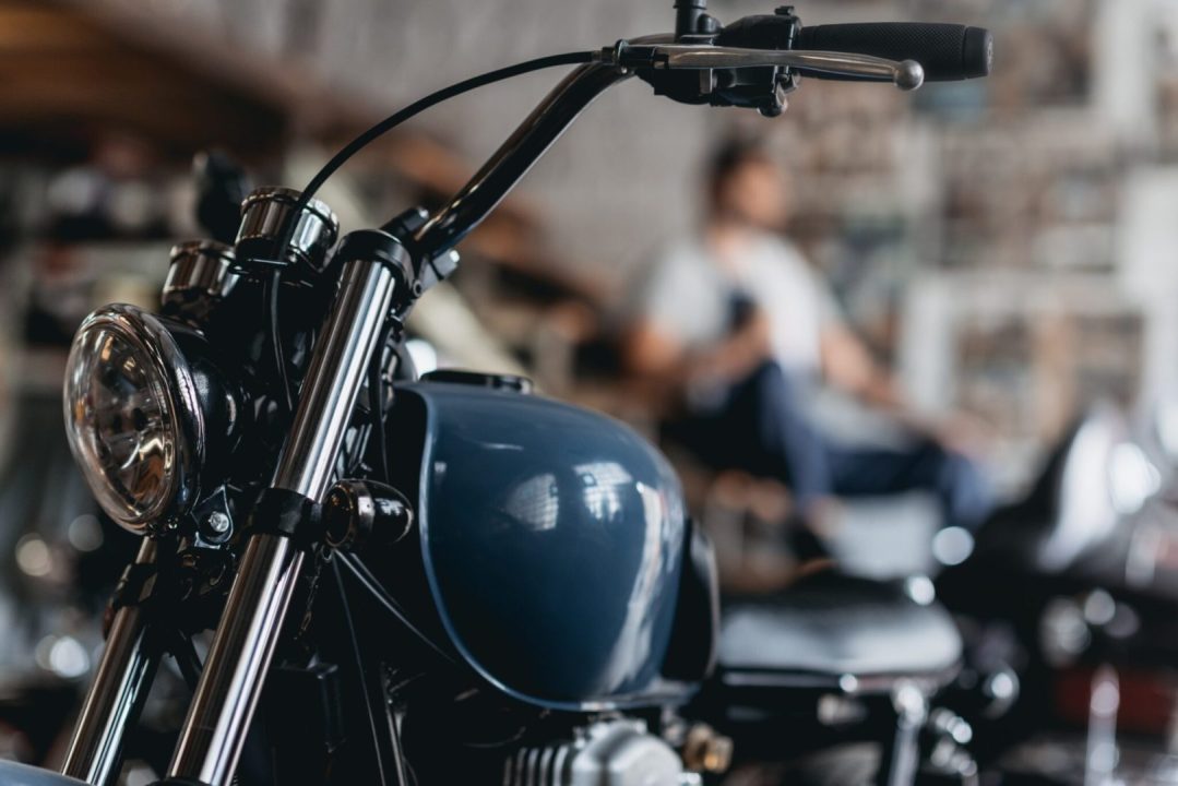 découvrez notre assurance moto temporaire, une solution flexible et économique pour tous vos déplacements à deux roues. conduisez l'esprit tranquille, que ce soit pour un week-end ou une escapade plus longue, avec une couverture adaptée à vos besoins spécifiques.