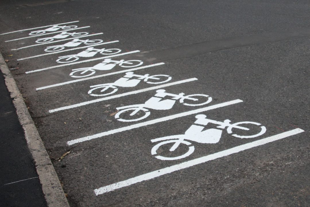 découvrez notre assurance parking moto adaptée à vos besoins. protégez votre véhicule contre le vol et les dommages, tout en profitant d'un service rapide et efficace. assurez-vous que votre moto est en sécurité, où que vous soyez!