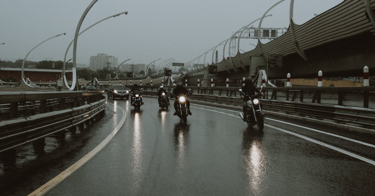 découvrez l'univers captivant des motocyclistes. explorez les tendances, conseils de sécurité, équipements indispensables et récits d'aventures sur deux roues. rejoignez la communauté passionnée des amoureux de la moto et partagez votre passion.