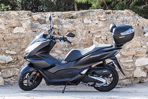 découvrez les meilleures options d'assurance pour votre scooter 50 à marseille. protégez-vous efficacement grâce à des tarifs compétitifs et des garanties adaptées à vos besoins. roulez l'esprit tranquille dans la cité phocéenne !