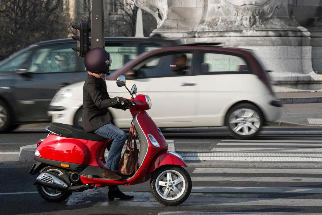 découvrez nos offres d'assurance pour scooter 50cc, adaptées à vos besoins et à votre budget. protégez votre deux-roues avec des garanties complètes et un accompagnement personnalisé. roulez en toute sérénité.