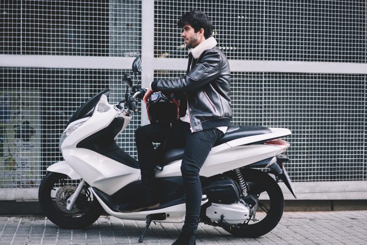 découvrez les meilleures offres d'assurances scooter pas chères pour protéger votre deux-roues sans vous ruiner. comparez les garanties et trouvez la solution adaptée à vos besoins et à votre budget.