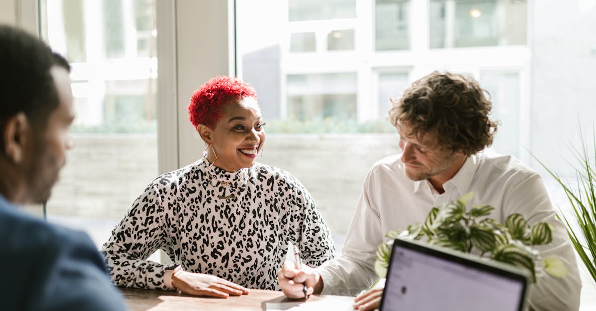 découvrez les avantages de travailler avec un courtier en assurance auto. obtenez des conseils personnalisés, comparez les offres et trouvez la couverture idéale pour votre véhicule au meilleur prix. protégez votre auto en toute sérénité grâce à l'expertise d'un professionnel.